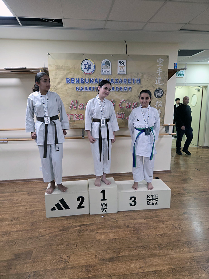 مدرسة حسني عرار للكراتيه وفنون القتال تتألق في بطولة كأس الناصرة القطرية 2025